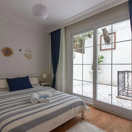 Spacious 4br 2ba W Priv Patio Close To Bosphorus Apartman Isztambul