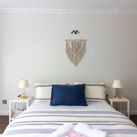 Spacious 4br 2ba W Priv Patio Close To Bosphorus * Isztambul