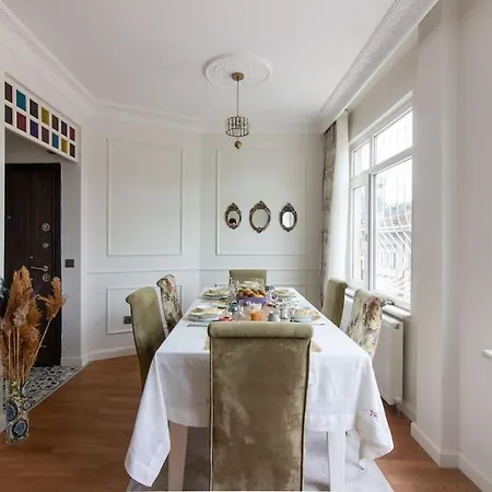 Apartman Spacious 4br 2ba W Priv Patio Close To Bosphorus *