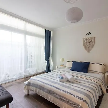 Spacious 4br 2ba W Priv Patio Close To Bosphorus Apartman Isztambul