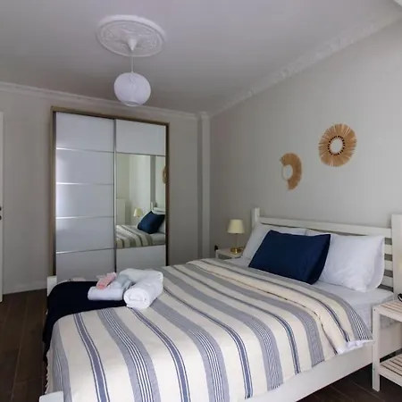 Spacious 4br 2ba W Priv Patio Close To Bosphorus