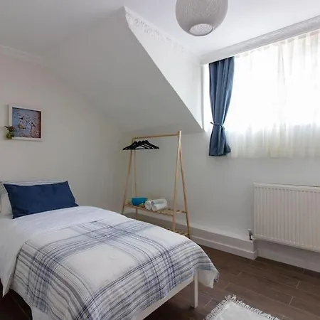 Spacious 4br 2ba W Priv Patio Close To Bosphorus * Istanbul