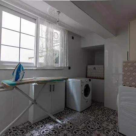 דירה Spacious 4br 2ba W Priv Patio Close To Bosphorus איסטמבול