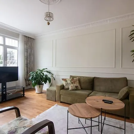 Spacious 4br 2ba W Priv Patio Close To Bosphorus *